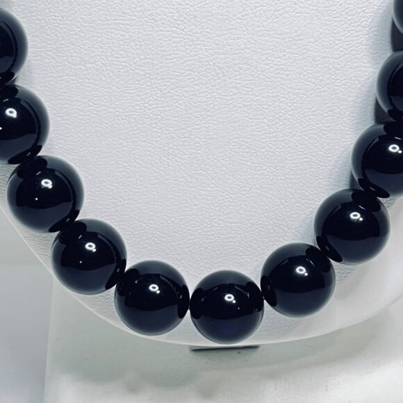 Vintage Napier Graduated Black Bead Necklace With Gold Tone Signed (5600) - Picture 3 of 7